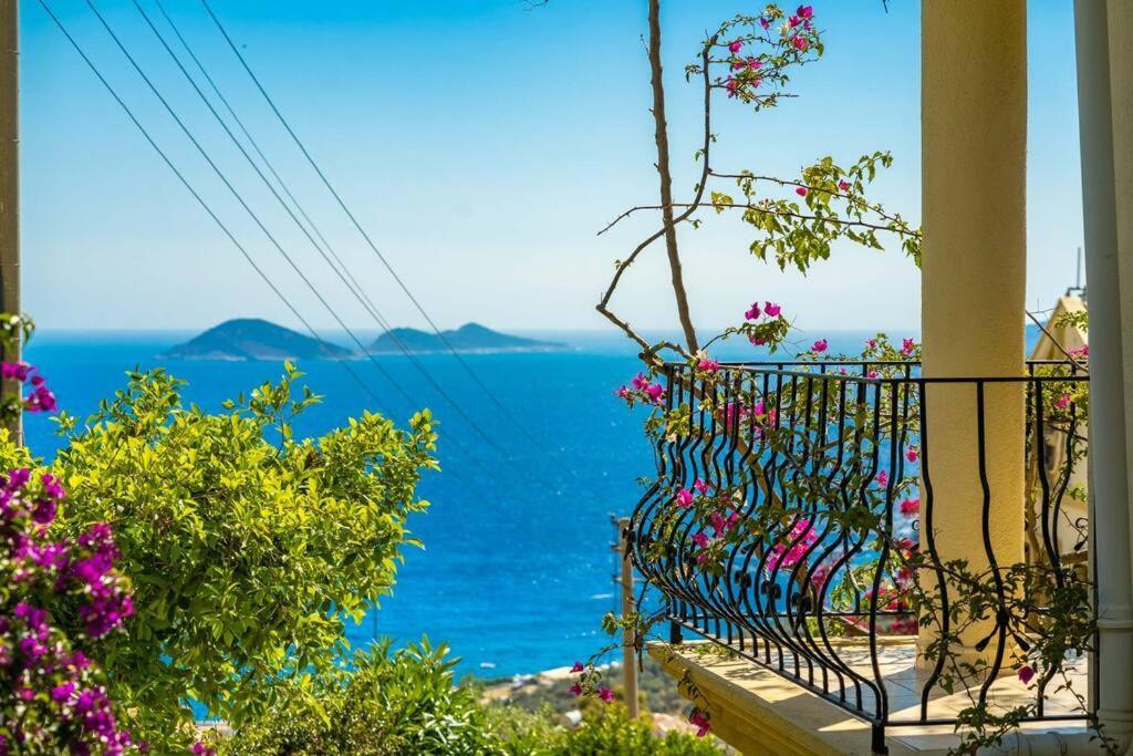 Azure Apartment With Sea View In Kalkan Exteriér fotografie